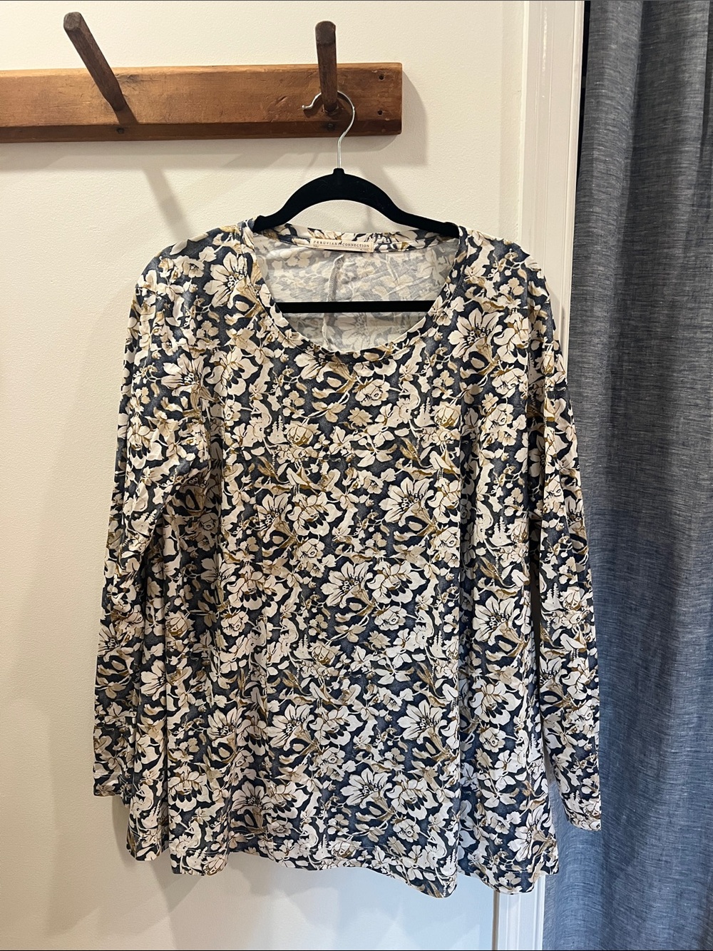 Peruvian Connection Navy and Cream Floral Long-Sleeve Scoop Neck Top